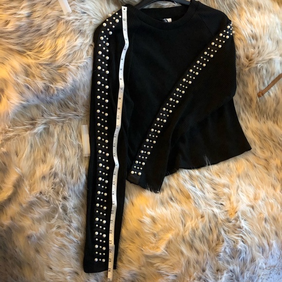 H&M Black Crop Top with Pearl Ribbon Details - Picture 4 of 6